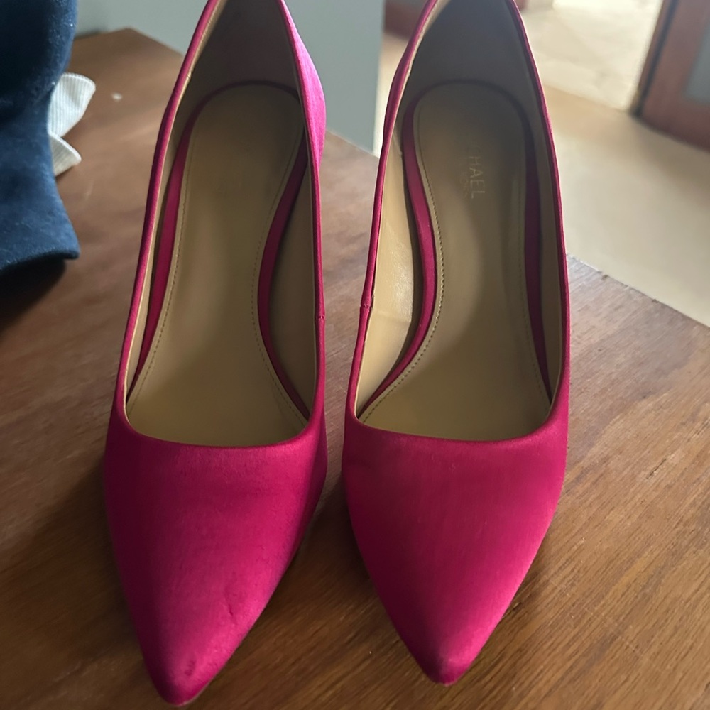 Michael Kors Fuchsia Heels